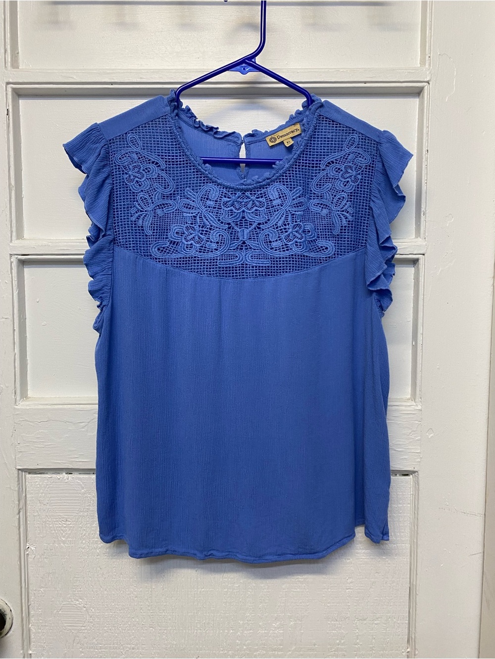 Democracy Blue Lace Yoke Ruffle Sleeve Blouse women’s size XL